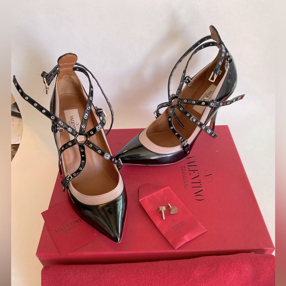 Valentino Garavani Black Patent Leather Studded Strappy Pointed-Toe Heels - Picture 2 of 16
